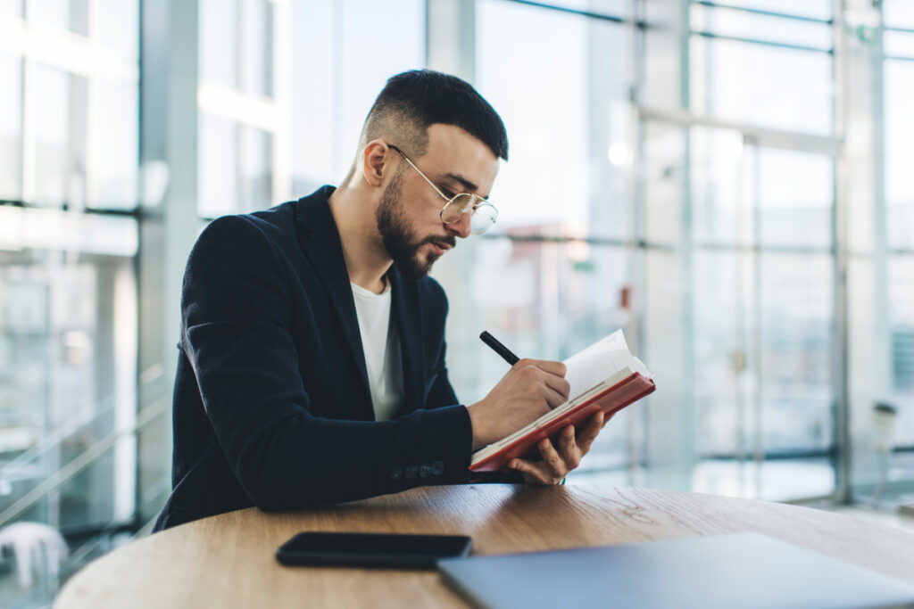 How to Build a Career Roadmap That Effectively Guides Your Growth
